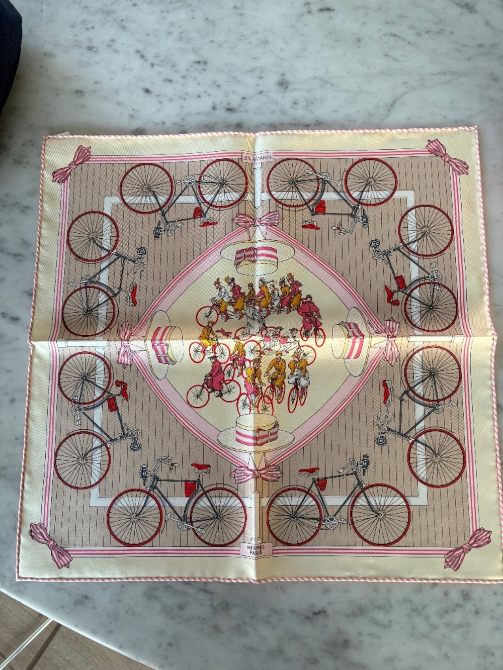NWT Hermes Les Becanes Scarf